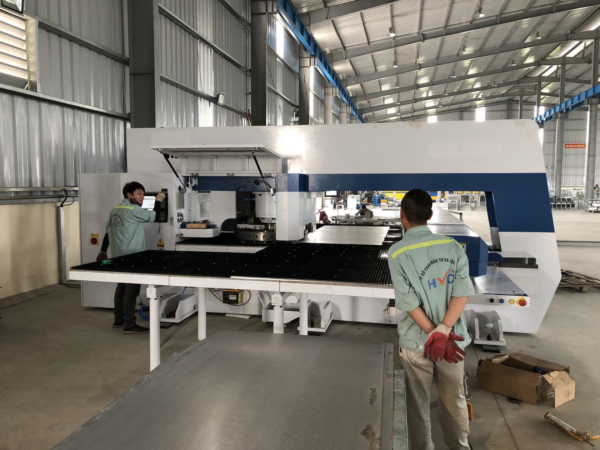 Sản Xuất Thiết Bị Cơ Điện
