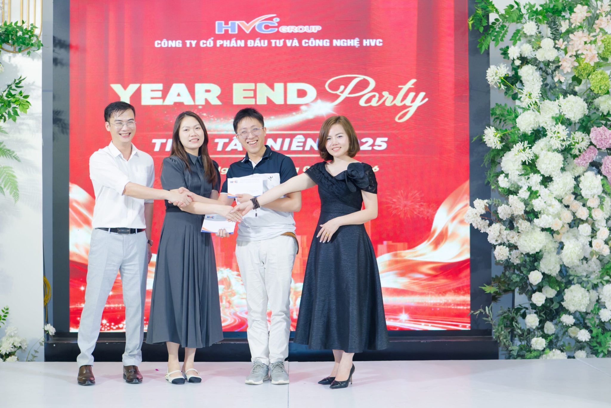 Tất niên 2025